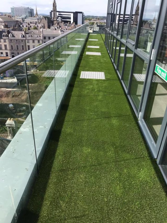 Artificial Grass on balcony rooftop side view | Easigrass Aberdeen